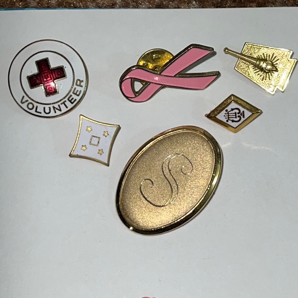 Other - Vintage pins